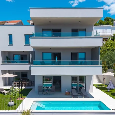 Villa Seaview Morettina, A Coastal Gem Near Split *