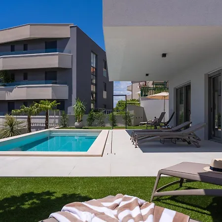 Villa Seaview Morettina, A Coastal Gem Near Split Podstrana